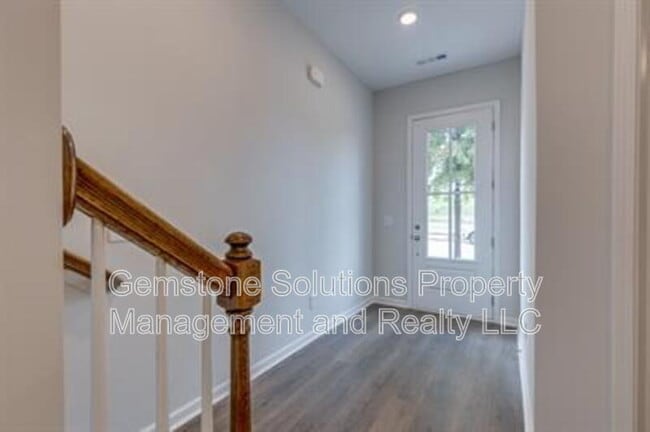Photo - 2079 Tollgate Blvd