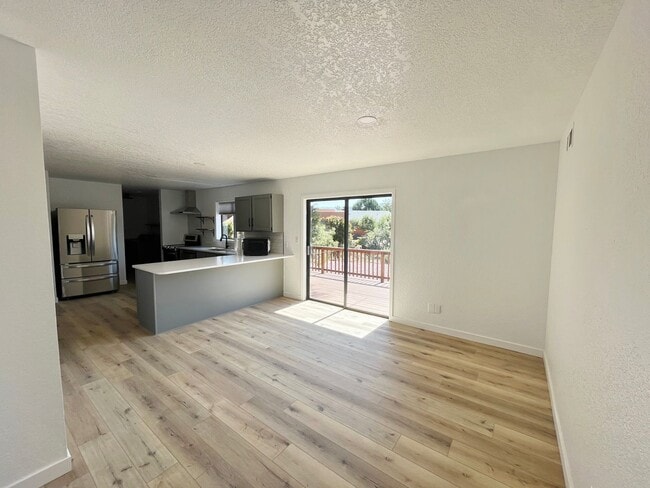 Photo - HOUSE - VILLAGE OF OAK CREEK