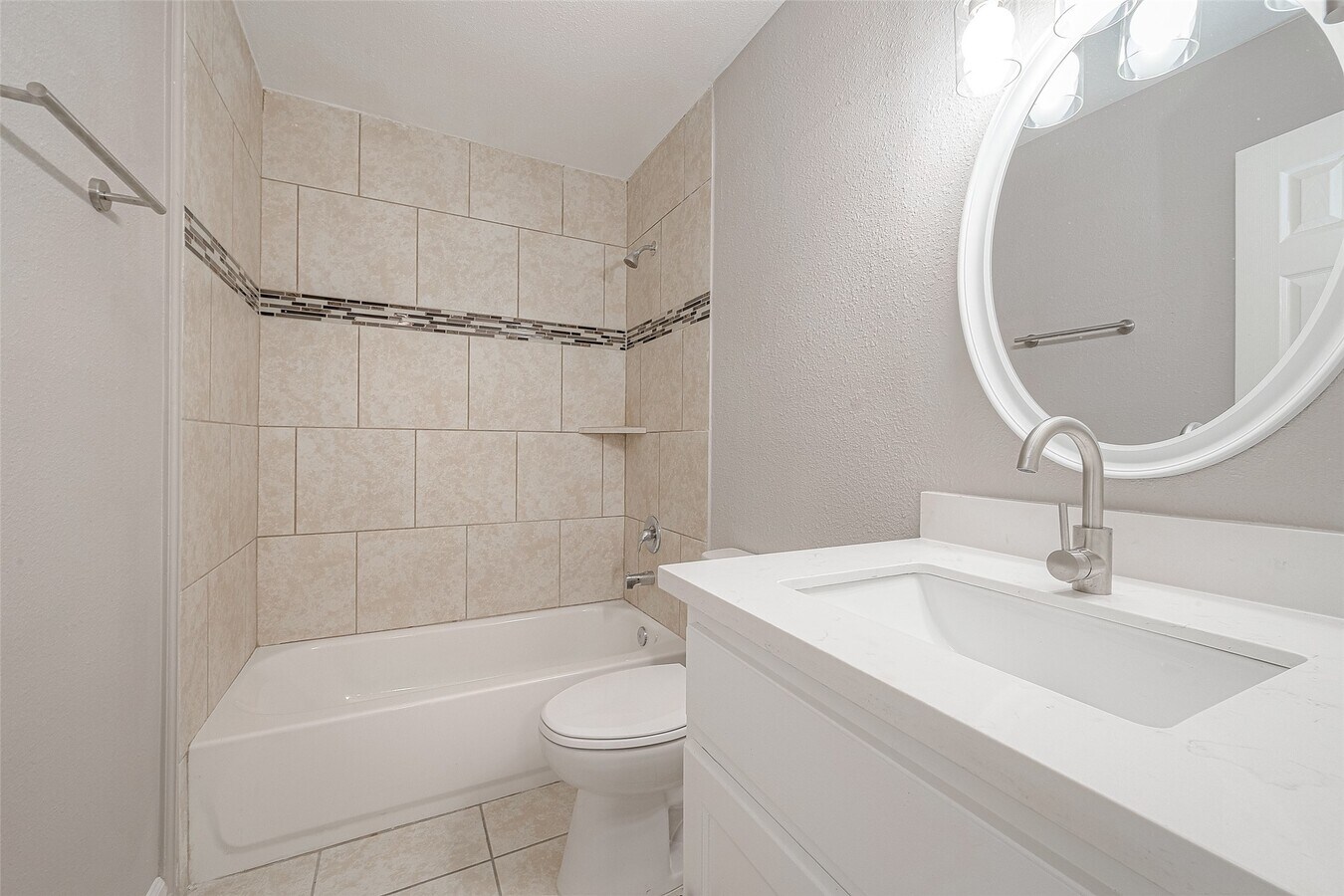 Photo - 8714 Valley Flag Dr