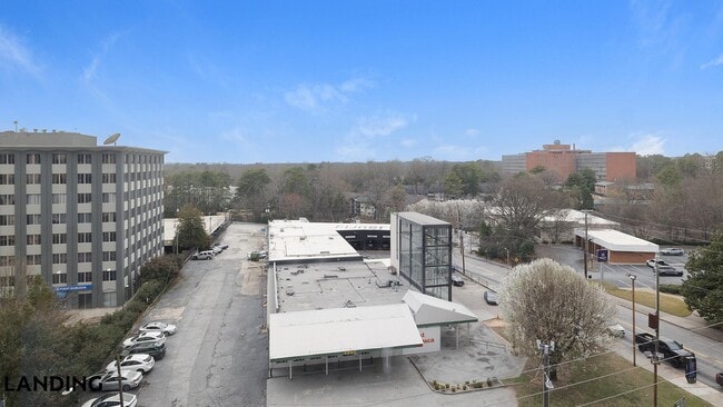 Photo - 3005 Peachtree Rd NW Unidad 706