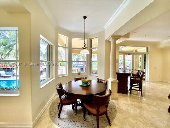 Photo - 950 Washington St