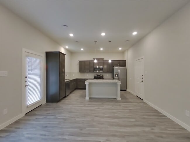 Photo - 9835 Willow Creek Commerce Dr