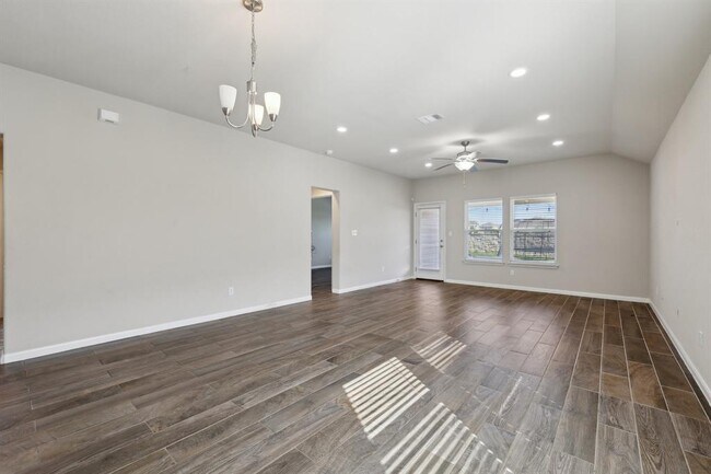 Photo - 108 Bright Star Ln