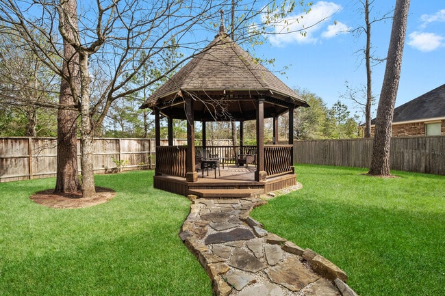 Photo - 10 Pintuck Pl