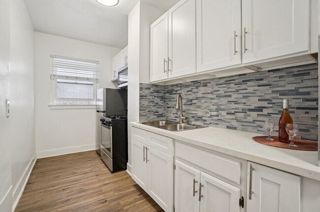 Building Photo - Park Wilshire