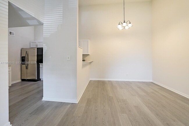 Photo - 6327 Chasewood Dr Unidad E