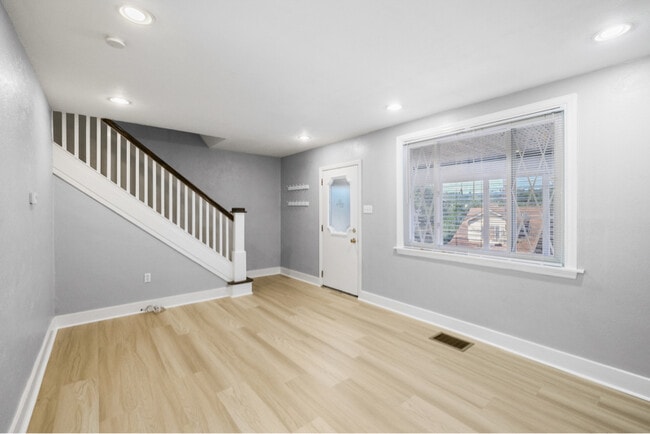 Building Photo - 1939 Fairland St Rental