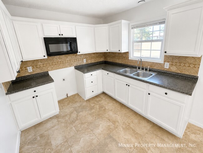 Photo - 304 SE 9th