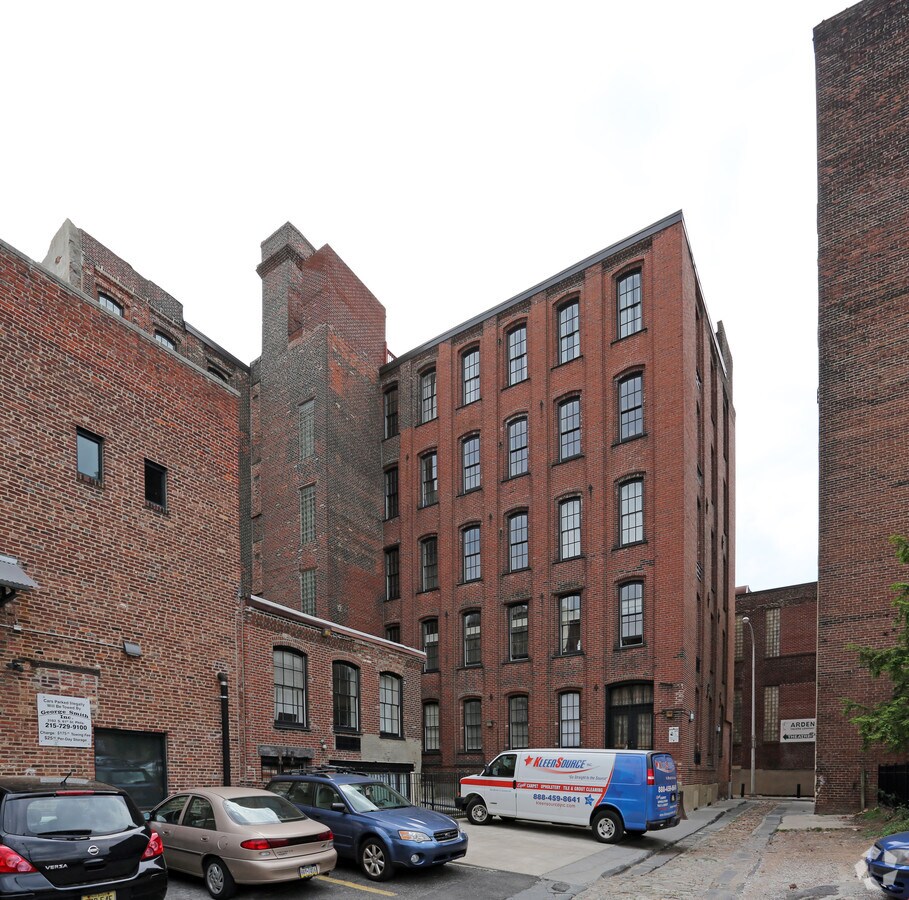 Photo - 205-215 Cuthbert St