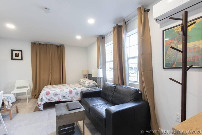 1826 Jefferson St Unit 2