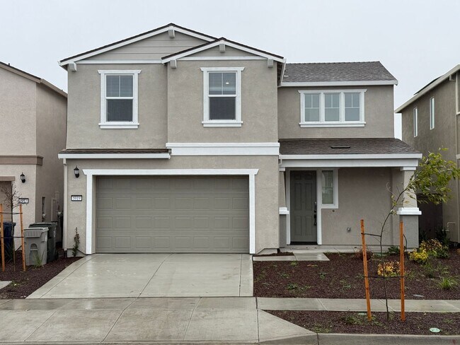 Building Photo - Beautiful 3 bed /2.5 bath Waiting For You! SOLAR!! Please read entire ad for viewings!