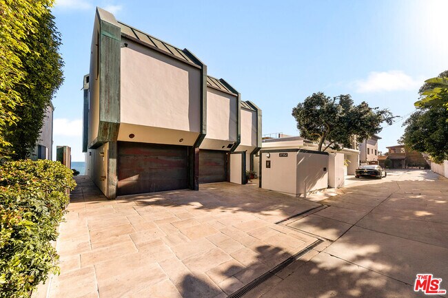 27352 Pacific Coast Hwy