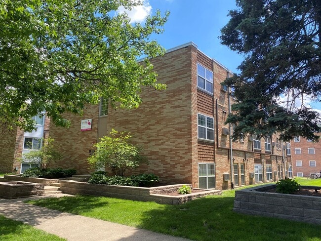 Building Photo - 507 E Clark Rental