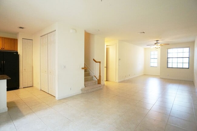 Photo - 3Bed/ 2.5Bath Townhome W/Garage - Gramercy...