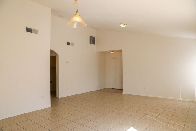 Photo - Nice and Spacious 4 Bedroom home Off Hwy 70 & Mesa Grande