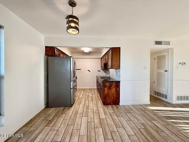 Photo - 10833 Cardigan Dr