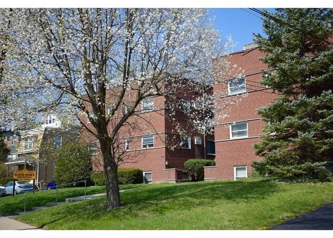 Building Photo - 922-926 Ludlow Avenue Unit 926-01