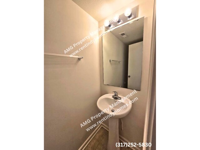 Photo - 3125 Danube Way