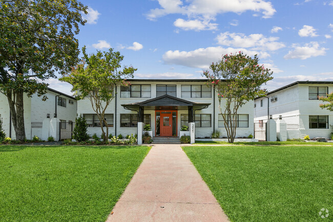 Building Photo - Rawlins Chateau Rental