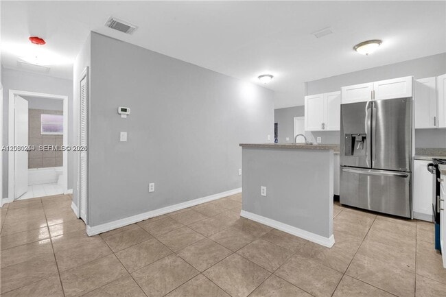 Photo - 2000 NW 27th St