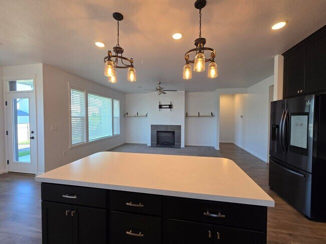 Photo - MOVE IN READY! Welcome Home! 3 bed/2 bath ...