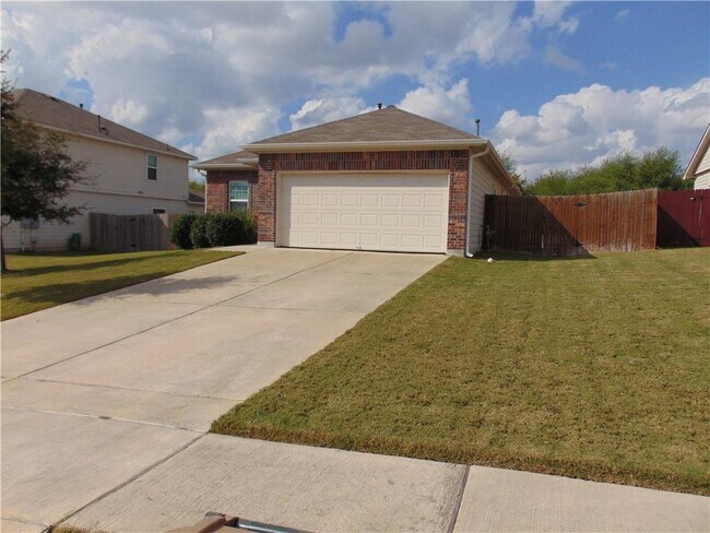 Photo - 124 Hollis Ln