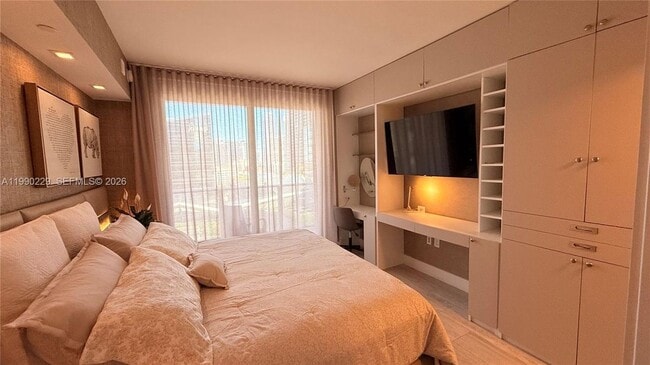 Photo - 45 SW 9th St Unit 1401