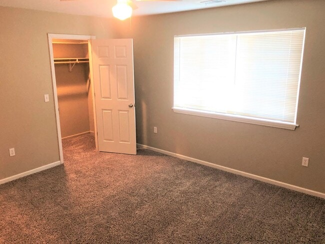 Photo - 104 Logan St Unit Apartment B