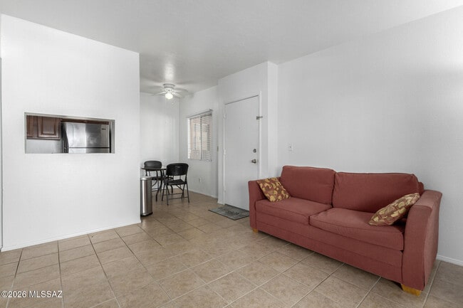 1810 E Blacklidge Dr Unit 123