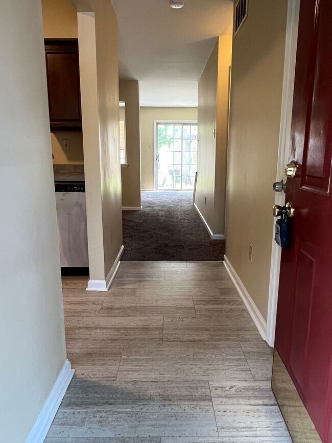 Patriot's Ridge 2 Bd / 1.5 Bth Condo in Ce... House Rental in