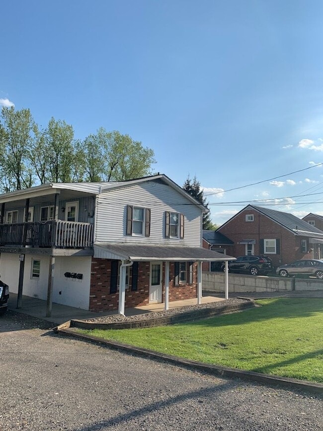 Building Photo - 260 Reform St Unit 3