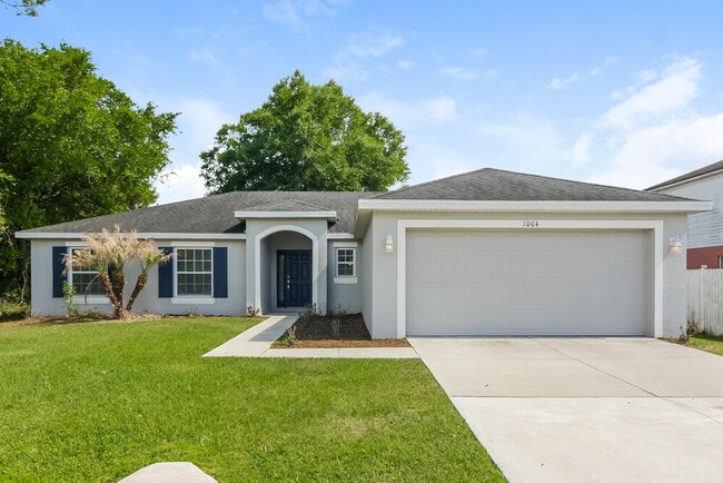 Building Photo - 1004 Dartmoor Pl