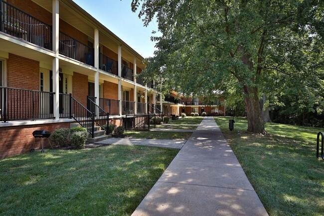 Professional Landscaping - New Orleans Park Apartments