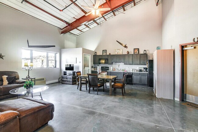 Photo - 800 Oak St Unit ID1385785P