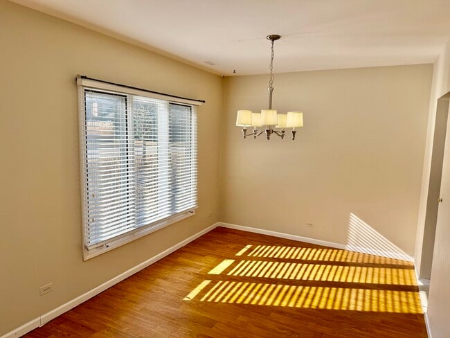 Photo - 909 Suffolk Ct