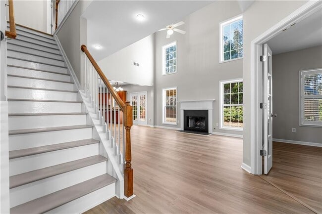 Photo - 1360 Silvergate Dr