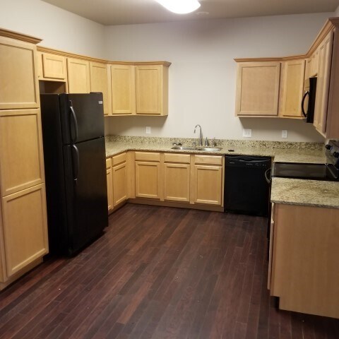 Photo - 568 N Longfellow Ln