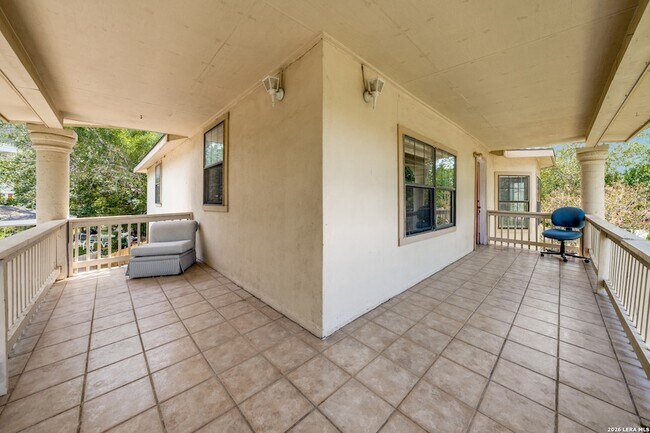 5230 Ebony Dr