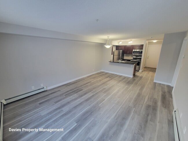 Photo - 3211 James Mowatt Trail SW