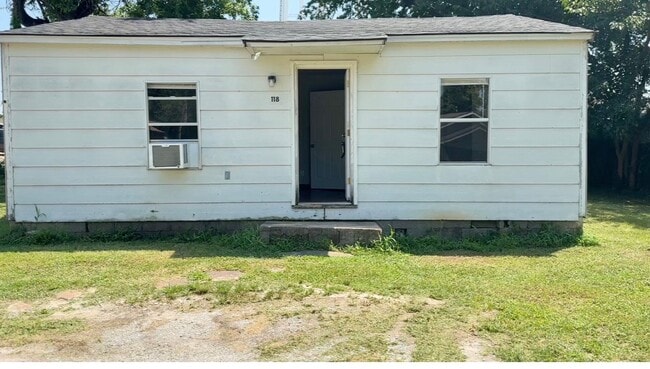 Photo - 118 W Pine St