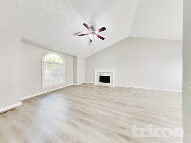 Photo - 5450 Bridle Dr