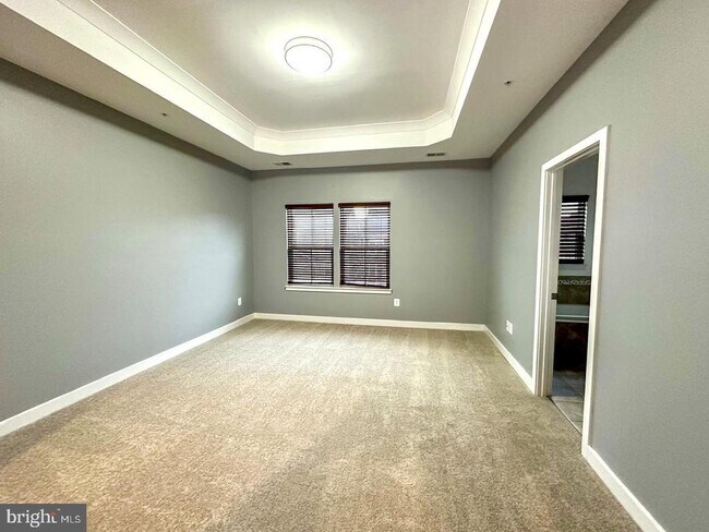 Photo - 601 Colindale St