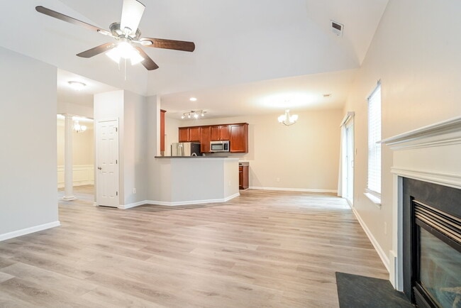 Photo - 5001 Shocco Ln