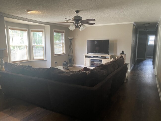 Photo - 796 Hart Dr