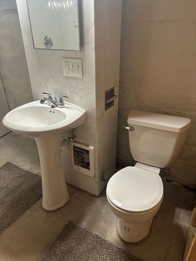 Photo - 2500 N Logan Ave