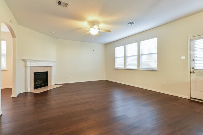 Photo - 1006 Blair Field Ln