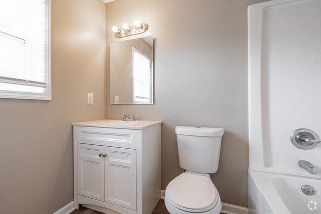 1BR, 1BA - Primary Bathroom