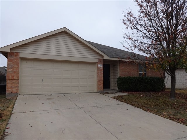 Building Photo - 1120 Boxwood Dr