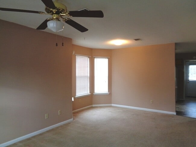 Photo - 6118 Vinnie Dr Unit B