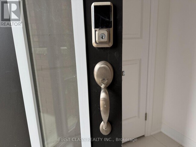 Photo - 113 Manuel St